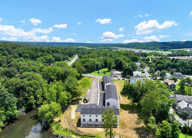Property at 33 Main St #11, Meriden, CT 06451, 2 beds, 2.5 baths