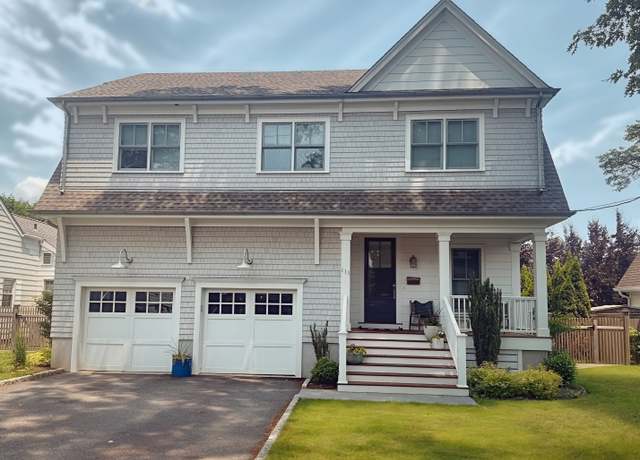 Property at 111 Pratt St, Fairfield, CT 06824, 4 beds, 3.5 baths