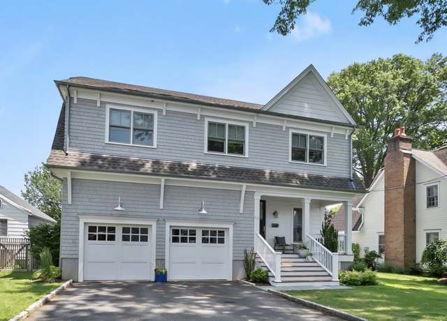 Property at 111 Pratt St, Fairfield, CT 06824, 4 beds, 3.5 baths