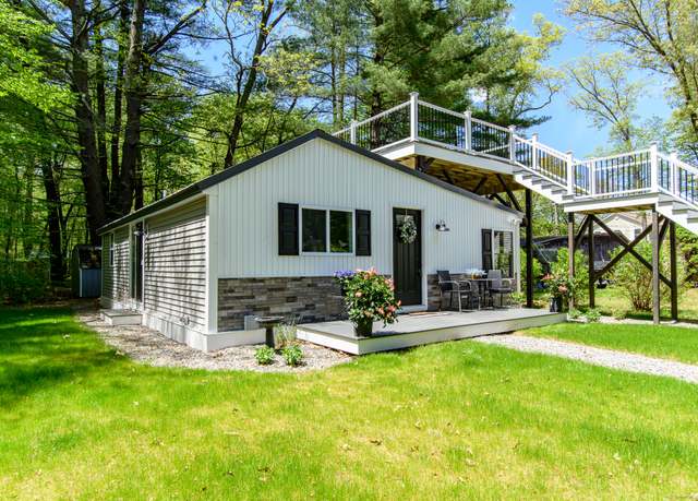 Property at 3 Arnold Ln, Killingly, CT 06241, 2 beds, 2 baths
