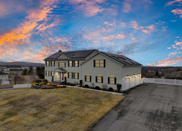Property at 34 Watch Hill Dr, Middletown, CT 06457, 3 beds, 2.5 baths