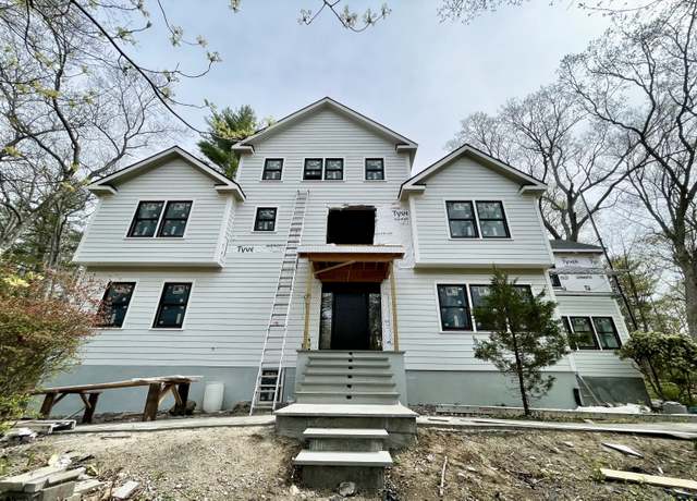 Property at 81 Blackwood Ln, Stamford, CT 06903, 5 beds, 4.5 baths