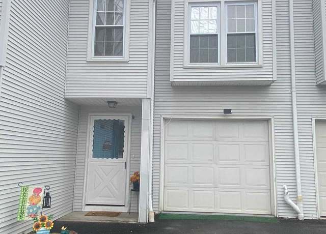 Property at 24 Deerwood Ln #3, Waterbury, CT 06704, 2 beds, 1.5 baths