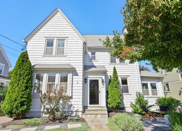 Property at 320 Lake Ave, Bridgeport, CT 06605, 3 beds, 2 baths