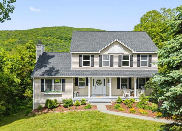 Property at 6 Lee Cir, Kent, CT 06757, 3 beds, 2.5 baths