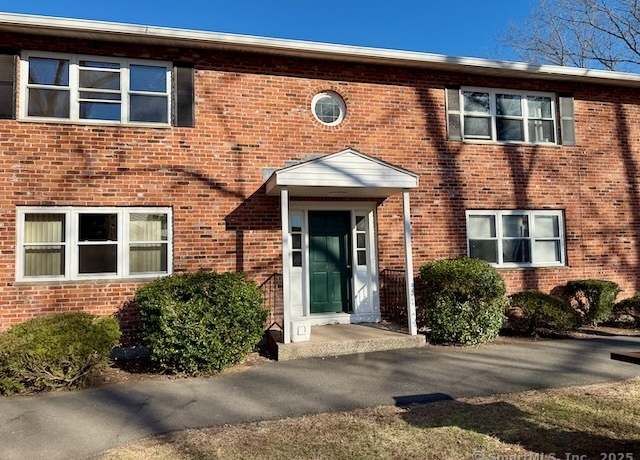 Property at 482 Oak Ave Apt 60, Cheshire, CT 06410, 2 beds, 1 bath