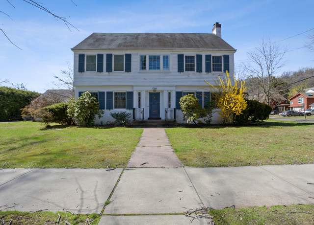 Property at 130 Cleveland Rd, New Haven, CT 06515, 4 beds, 2.5 baths