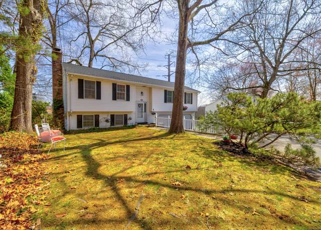 Property at 125 Ivy Dr, Southington, CT 06489, 3 beds, 2.5 baths