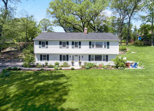 Property at 95 Brighton View Rd, Fairfield, CT 06824, 3 beds, 2.5 baths