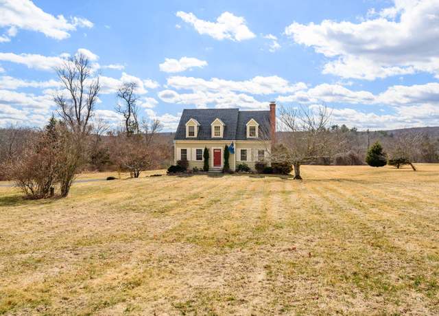 Property at 6 Hattertown Rd, Newtown, CT 06470, 3 beds, 2.5 baths