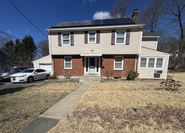 Property at 53 Calumet St, Waterbury, CT 06710, 3 beds, 2.5 baths
