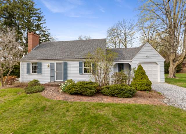 Property at 10 Park Pl, Glastonbury, CT 06073, 3 beds, 2 baths