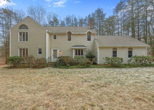 Property at 25 Old Pierce Rd, Ridgefield, CT 06877, 3 beds, 2.5 baths