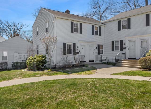 Property at 409 Sylvan Knoll Rd, Stamford, CT 06902, 2 beds, 1 bath
