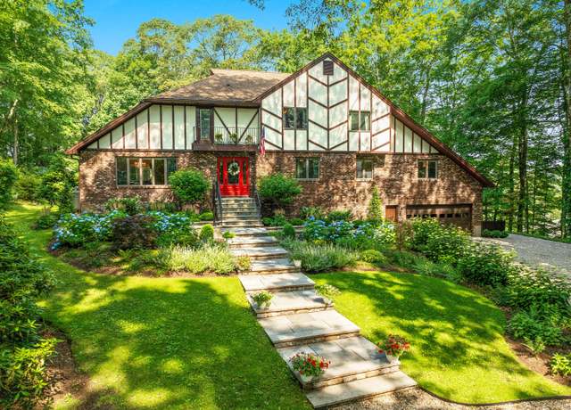 Property at 19 Pumpkin Hill Rd, Trumbull, CT 06611, 4 beds, 4 baths