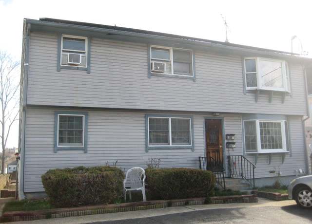 Property at 77 Colman St, New London, CT 06320, 7 beds, 3 baths