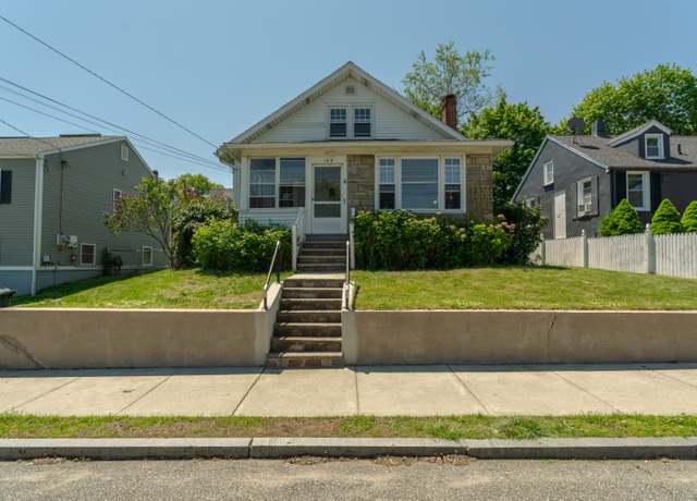 Property at 164 Norwood Ave, New London, CT 06320, 3 beds, 2 baths