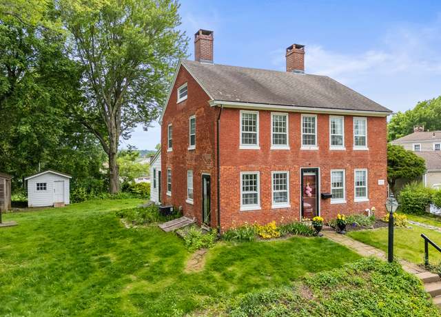 Property at 517 Wolcott Hill Rd, Wethersfield, CT 06109, 4 beds, 1.5 baths
