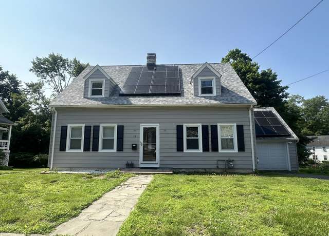 Property at 82 Trowbridge Pl, Naugatuck, CT 06770, 3 beds, 2.5 baths
