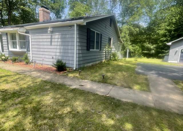 Property at 5 Williamsburg Rd, Marlborough, CT 06447, 5 beds, 3.5 baths