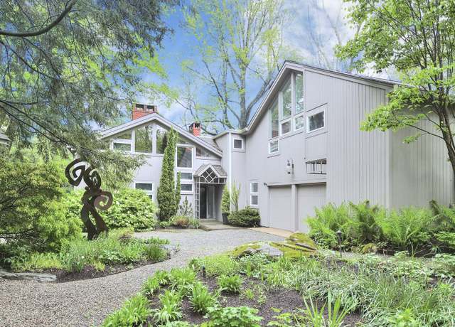 Property at 18 Stoneboat Rd, Westport, CT 06880, 3 beds, 4 baths
