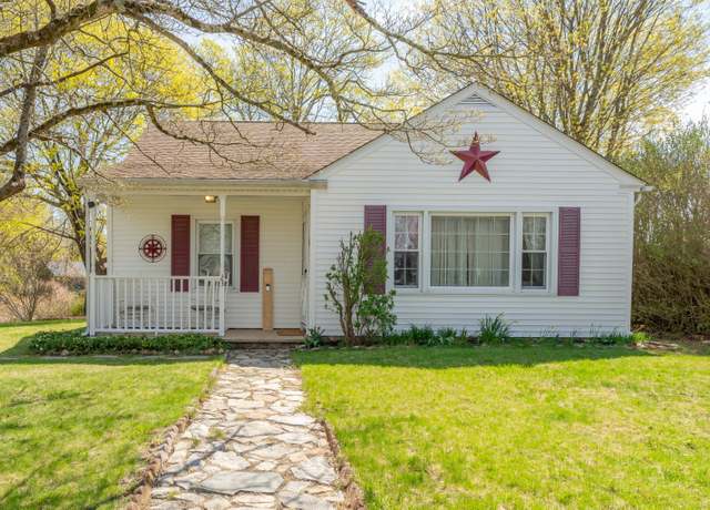 Property at 23 Strosberg Rd, Waterford, CT 06385, 4 beds, 1 bath