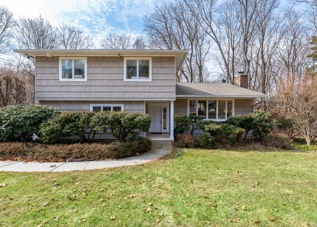 Property at 1 Red Oak Ln, Norwalk, CT 06850, 4 beds, 2.5 baths
