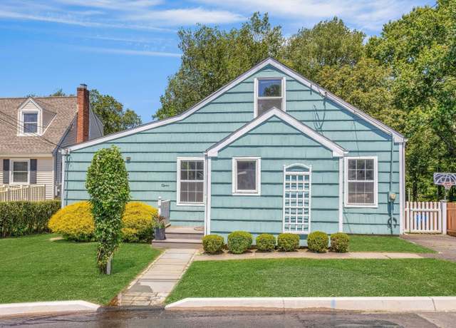 Property at 11 Margaret St, Norwalk, CT 06851, 3 beds, 1 bath
