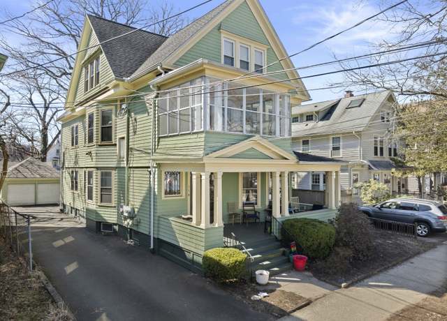 Property at 114 Canner St, New Haven, CT 06511, 6 beds, 3 baths