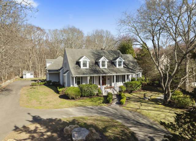 Property at 16 Perkins Farm Rd, Waterford, CT 06385, 4 beds, 3.5 baths