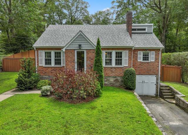 Property at 8 Gillies Ln, Norwalk, CT 06854, 3 beds, 2 baths