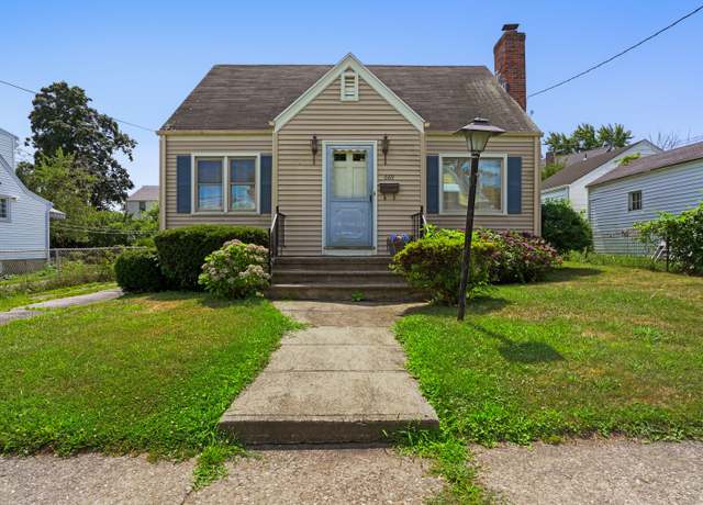Property at 669 Clark St, Bridgeport, CT 06606, 3 beds, 1 bath