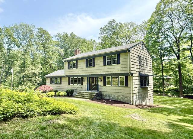 Property at 51 Boulder Brook Dr, Stamford, CT 06903, 4 beds, 3.5 baths