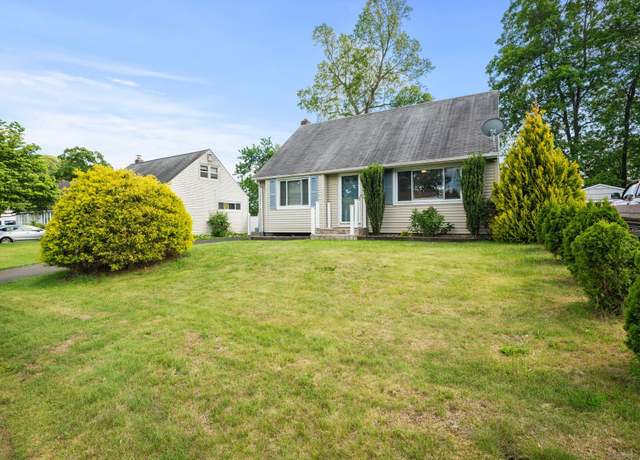Property at 104 Bay Ave, New Britain, CT 06053, 3 beds, 1 bath
