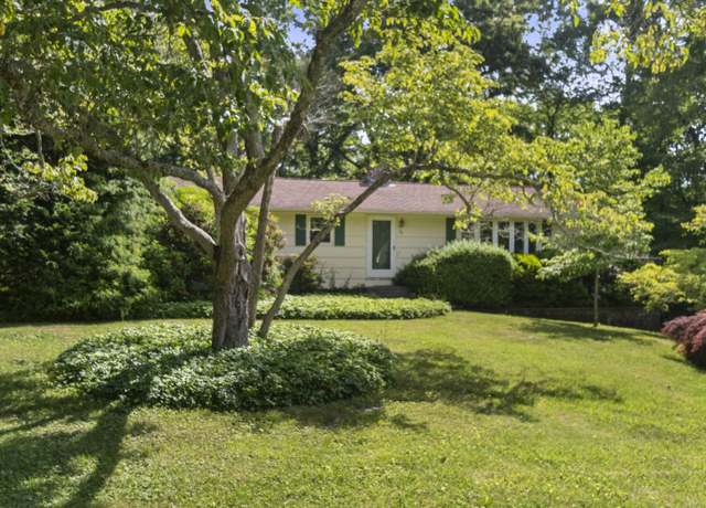 Property at 96 Dogwood Ln, Groton, CT 06355, 3 beds, 1.5 baths