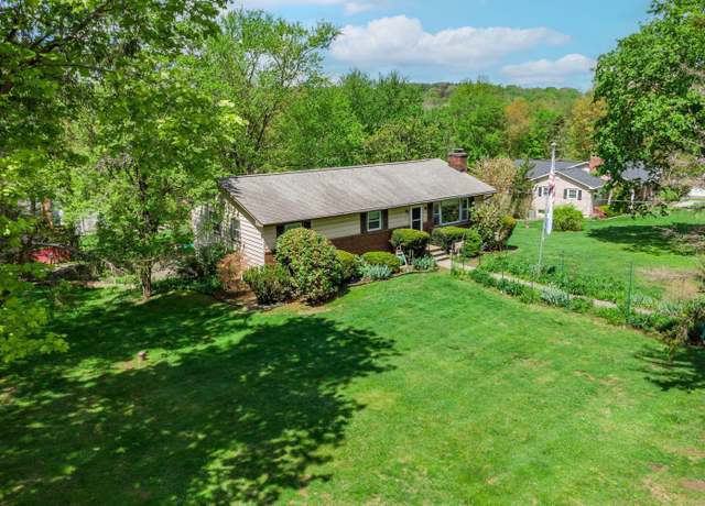 Property at 28 Fox Hollow Rd, New Fairfield, CT 06812, 3 beds, 2 baths