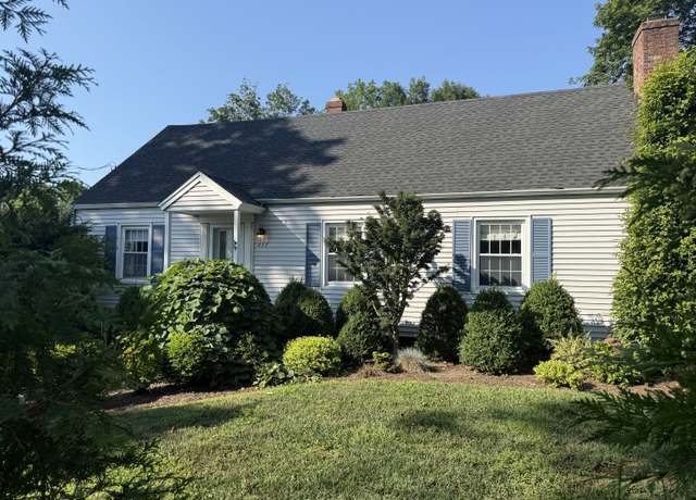 Property at 111 Mill Hill Rd, Fairfield, CT 06890, 3 beds, 2 baths