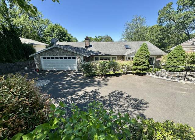 Property at 171 Dannell Dr, Stamford, CT 06905, 3 beds, 2.5 baths