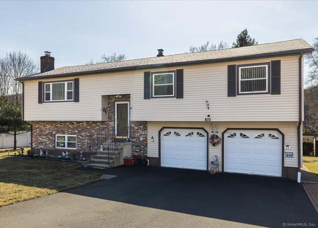 Property at 810 Roosevelt Dr, Derby, CT 06418, 3 beds, 2 baths