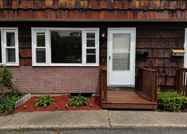 Property at 136 Westbury Park Rd Apt C, Watertown, CT 06795, 2 beds, 1.5 baths