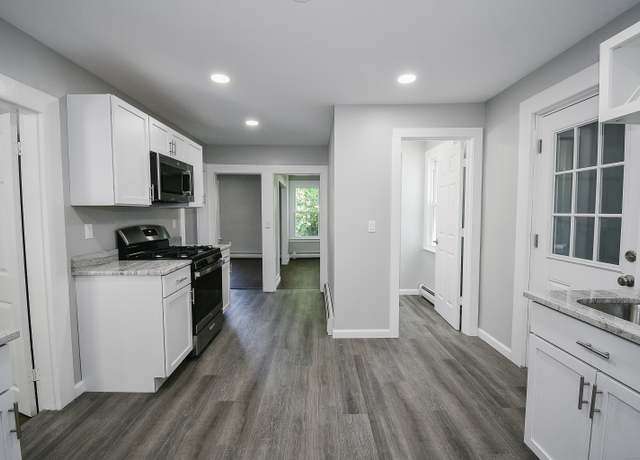 Property at 31 Chapman St, New Britain, CT 06051, 4 beds, 1.5 baths