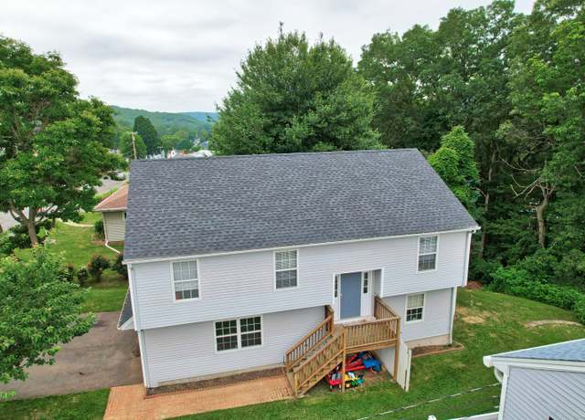 Property at 60 Phoenix Ave, Naugatuck, CT 06770, 3 beds, 2.5 baths