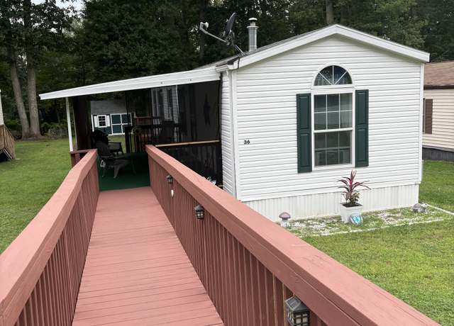 Property at 36 Nashua St, Norwich, CT 06360, 2 beds, 1.5 baths