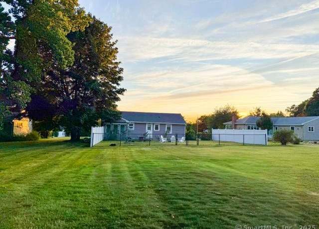 Property at 29 Lloyd Rd, Waterford, CT 06385, 3 beds, 1.5 baths