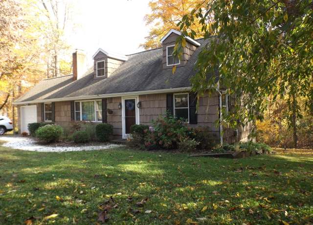 Property at 45 N Mountain Rd, Brookfield, CT 06804, 4 beds, 2 baths