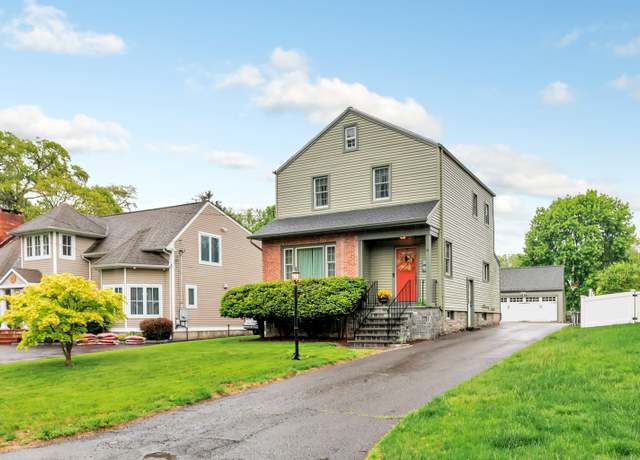 Property at 8 Thomas St, Trumbull, CT 06611, 2 beds, 2 baths