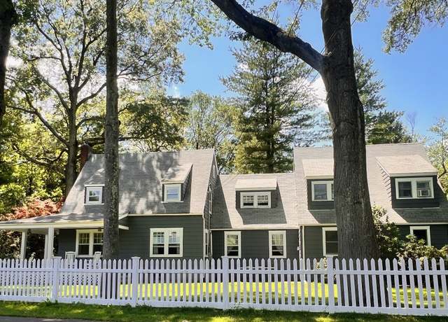 Property at 2 Clearview Ave, Norwalk, CT 06851, 4 beds, 2.5 baths