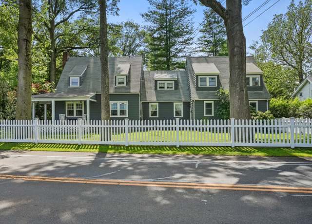 Property at 2 Clearview Ave, Norwalk, CT 06851, 4 beds, 2.5 baths
