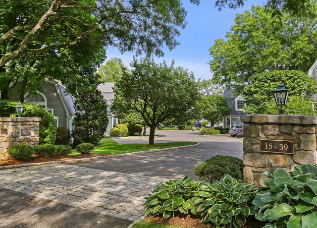 Property at 21 Lakeview Ave #21, New Canaan, CT 06840, 4 beds, 3 baths