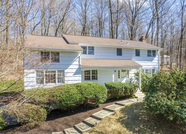 Property at 72 Mimosa Cir, Ridgefield, CT 06877, 5 beds, 2.5 baths